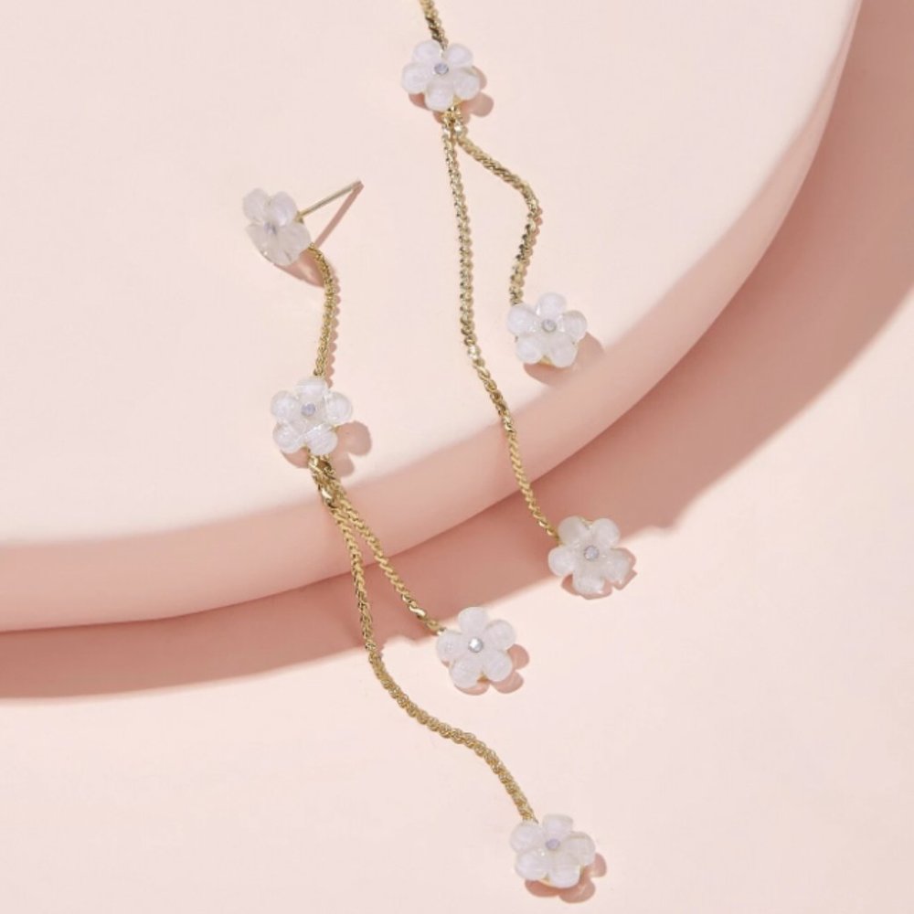 🌸Dainty Flower Dangles🌸